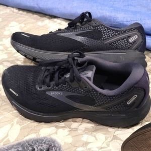 Brooks Sneakers Size 8.5